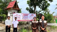 Mahasiswa FBN Universitas Riau Pasang Spanduk Informasi Koperasi Merah Putih di Kelurahan Palas, Permudah Akses Informasi Warga