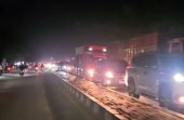 Truk Mogok di Rimbo Panjang, Pengendara Terjebak Macet Hingga Berjam-jam
