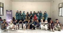 Mahasiswa KKN Unri Bekali Ibu PKK Sidomulyo Timur Keterampilan Kerajinan Bernilai Jual