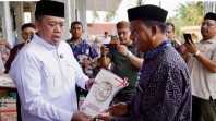 Menteri Nusron Serahkan Sertipikat Wakaf dan Bantuan dari MUI untuk Masjid Salman Alfarisi Aceh Tamiang