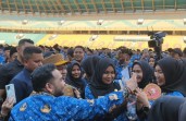 Jangan Selingkuh, Jangan Korupsi! Pesan Menggelitik Gubernur Riau saat Lantik 5.884 PPPK