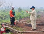 Prabowo Terbang ke Riau Cek Karhutla, Tegaskan Pemerintah Tak Boleh Tiap Tahun Hanya Sibuk Padamkan Api