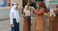 Bikin Bangga, Dua Siswa SMPN 16 Pekanbaru Raih Juara I Karate  Tingkat Nasional