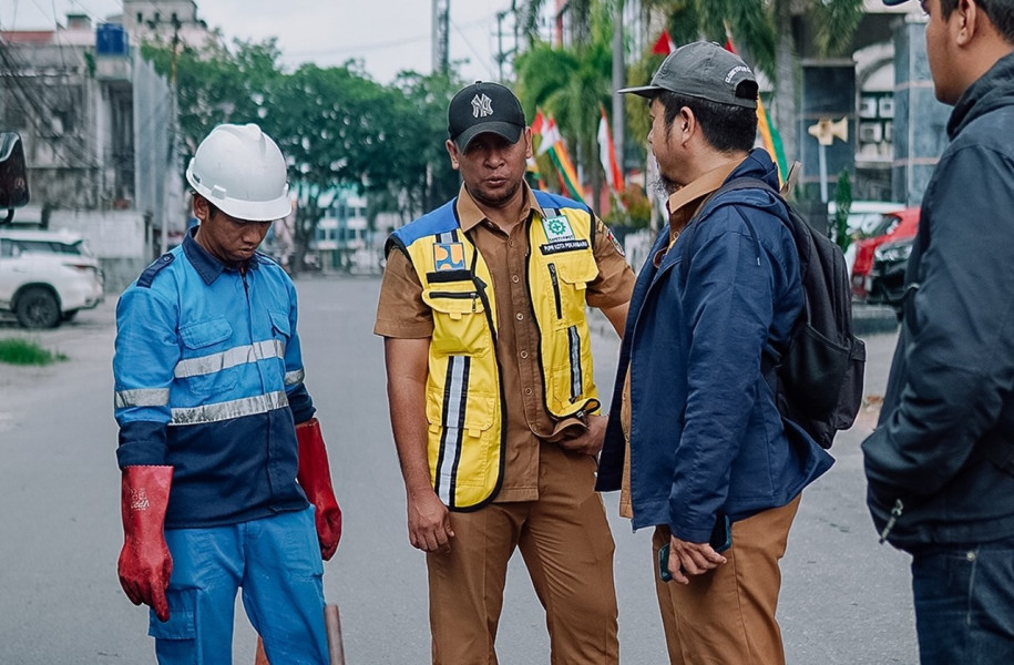 PUPR Pekanbaru Tinjau Laporan Warga Terkait Jaringan IPAL Meluap di Jalan Tengku Zainal Abidin