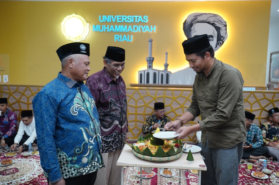 Gelar Tasyakuran Miladnya yang Ke-17 dan 116 Hijriyah Muhammadiyah, UMRI Santuni Anak Yatim