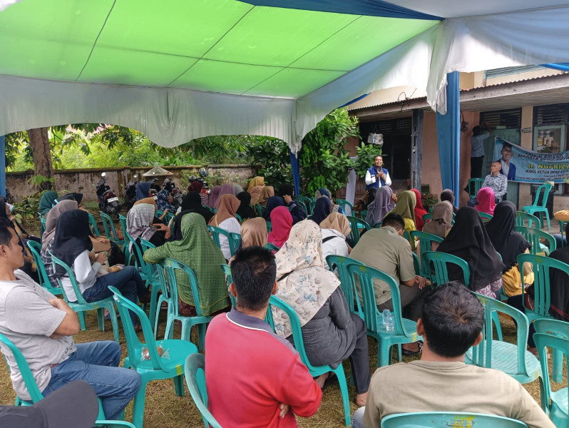 Drainase Tersumbat, Warga Kampung Tengah Mengadu di Reses Nofrizal