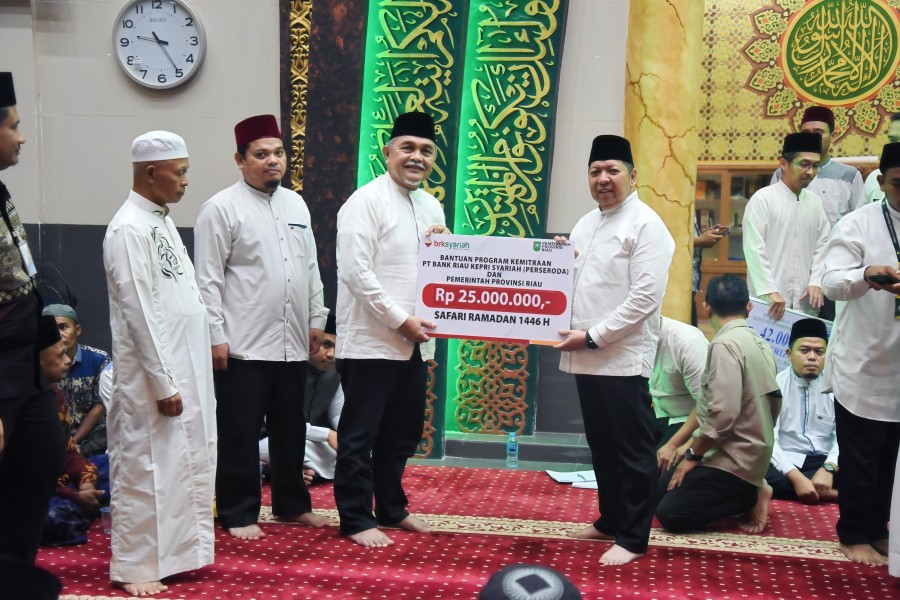 Safari Ramadan ke Masjid Al Mizan, BRK Syariah Serahkan Bantuan, UAS Ajak Masyarakat Menabung