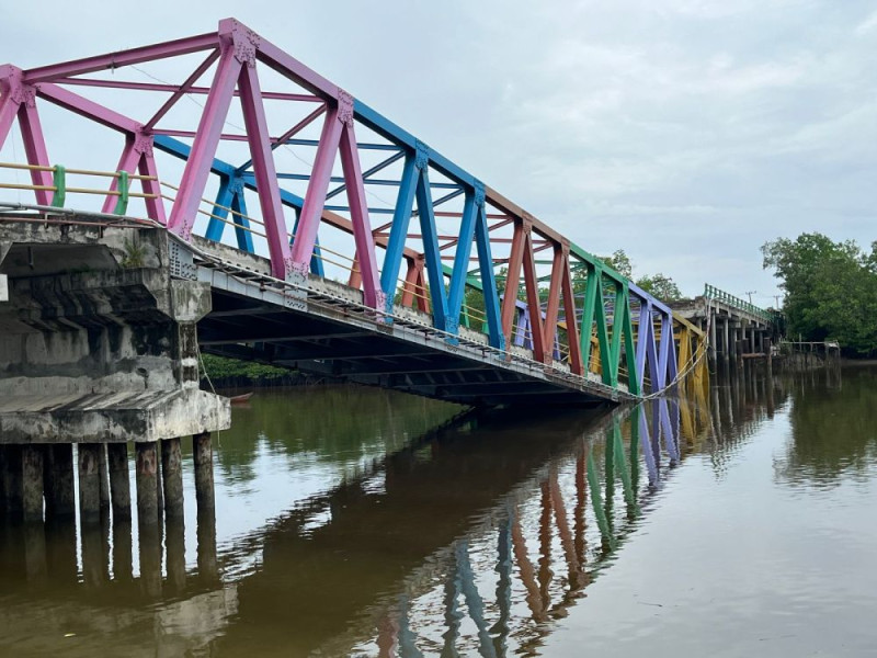 Dinas PUPR Riau Sudah Turunkan Tim ke Lokasi, Penyebab Robohnya Jembatan Panglima Sampul Meranti Masih Misterius