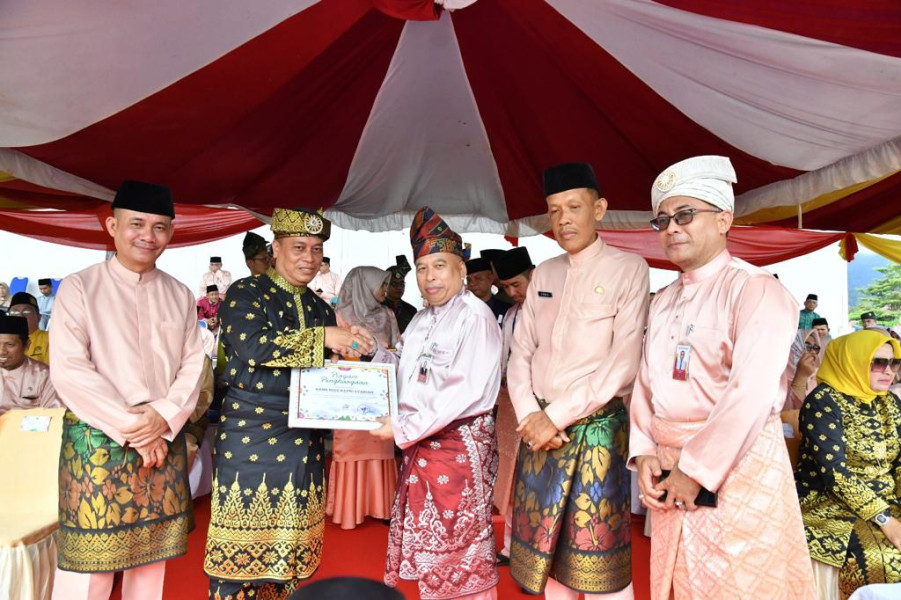 HUT ke-20 Kabupaten Lingga, BRK Syariah Dianugerahi Penghargaan Pembangunan Sektor Keuangan