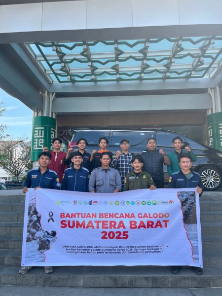 Mapala UMRI, KL Lazismu, dan Ormawa UMRI Bersatu dalam Gerakan One Muhammadiyah One Response Bantu Korban Banjir di Sumatera Barat
