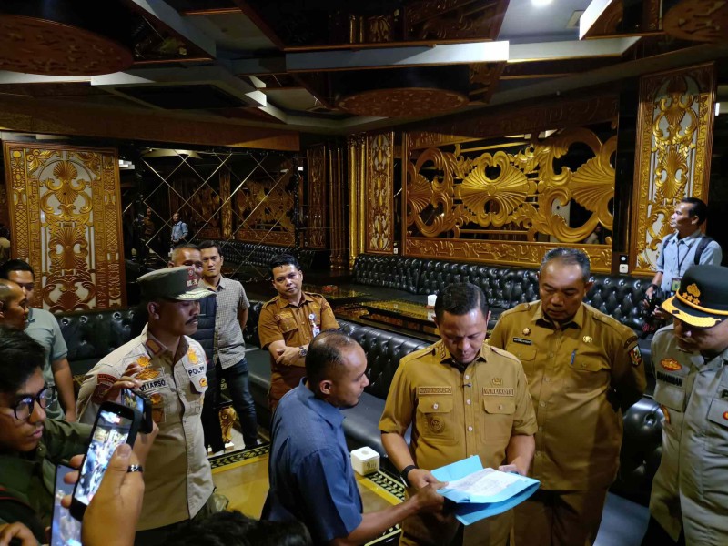 Pemko Pekanbaru Segel Tempat Hiburan Malam Paragon Usai Viral Kontes Waria