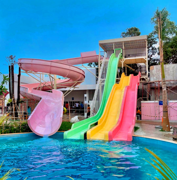 Rasakan Sensasi Kolam Ombak di Tropikana Water Park Pekanbaru