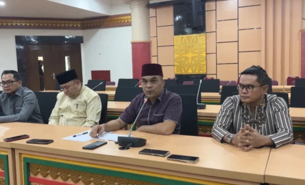 Ketua DPRD Riau Minta Maaf atas Keributan Anggota Dewan, Tempuh Jalur Hukum dan Proses Etik