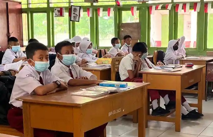 Hari Ini Siswa Pekanbaru Masih Daring, Kamis Bisa Kembali Sekolah Jika Udara Membaik