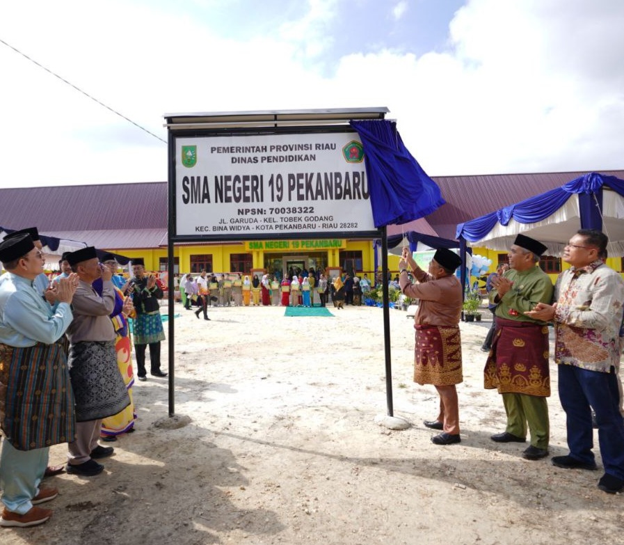 Diresmikan Gubernur Riau, Ini Daftar Tambahan 9 SMA Negeri Baru di Riau