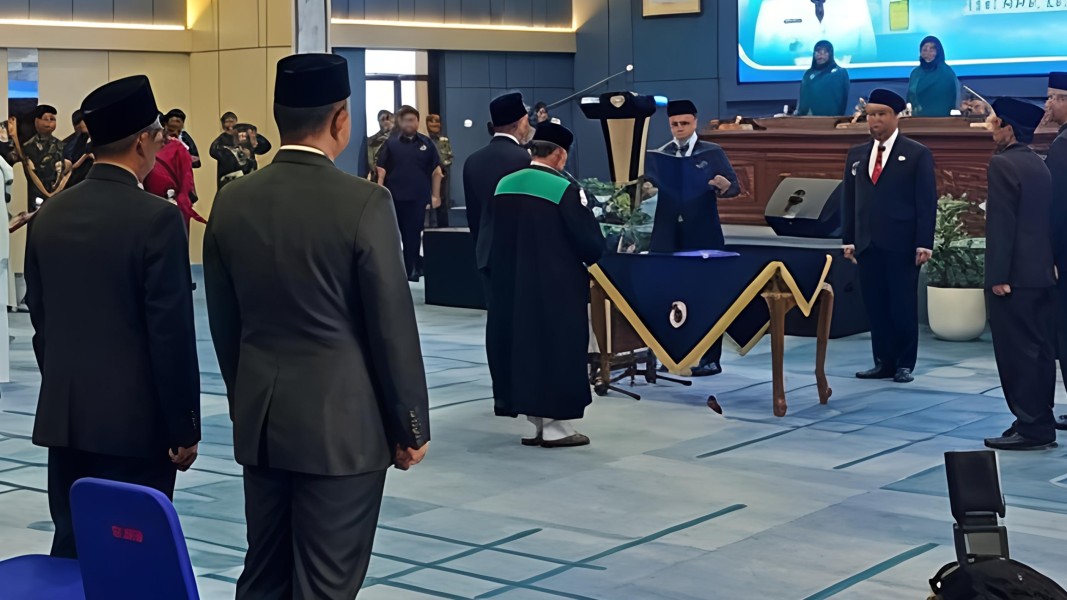 Agung Nugroho Lantik 7 Pejabat Pemko Pekanbaru, Zulhelmi Arifin Resmi Jabat Sekda Definitif
