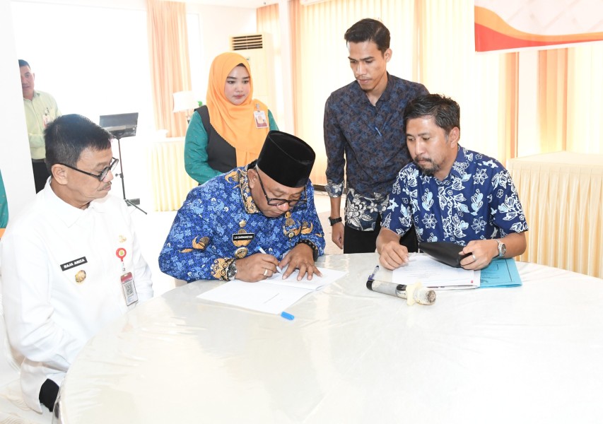 Sinergi Atasi Defisit, Pemko Tanjungpinang Akad Pembiayaan Dengan BRK Syariah