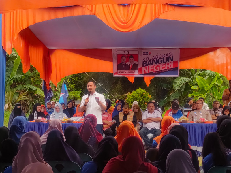 Agung Nugroho-Markarius Anwar Janjikan Seragam Sekolah Gratis