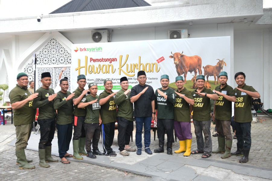 BRK Syariah Gelar Pemotongan 19 Hewan Kurban, Tebar Kepedulian dan Kebersamaan