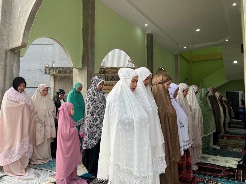 Ratusan Jamaah Muhammadiyah Padati Masjid Taqwa Pekanbaru, Salat Idulfitri Berlangsung Khidmat