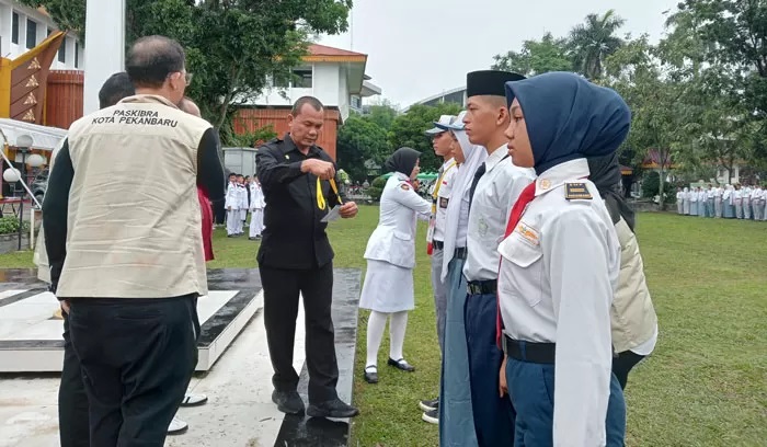 Kadispora Berikan Semangat Kepada Peserta Diklat Paskibra dan Paskibra Muda Kota Pekanbaru