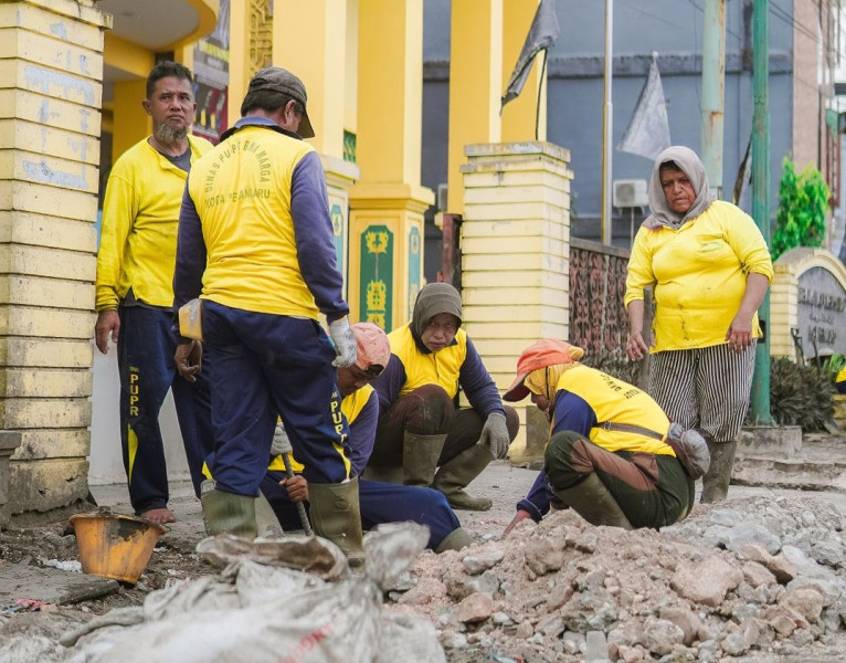 Dinas PUPR Pekanbaru Normalisasi Drainase di Jalan Senapelan, Komitmen Ciptakan Lingkungan Bebas Banjir