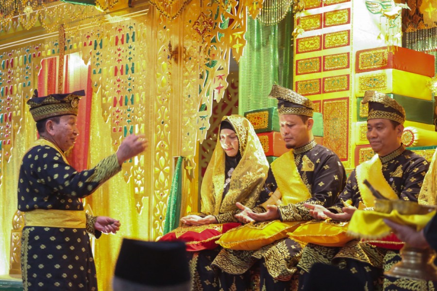 Agung-Markarius Resmi Sandang Gelar Adat dari LAM Pekanbaru