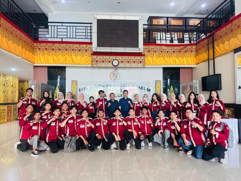 Wakil Ketua DPRD Pekanbaru Tengku Azwendi Ajak Mahasiswa Diskusi