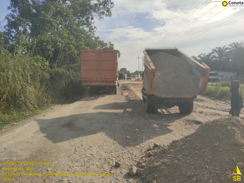Anggaran Terbatas, UPTJJ Wilayah V PUPR Riau Tetap Perbaiki Jalan Lintas Petapahan-Gelombang