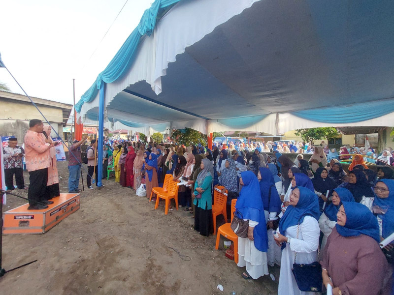 Ratusan Emak-Emak Forcintaku Tenayan Raya Dukung Program Agung-Markarius