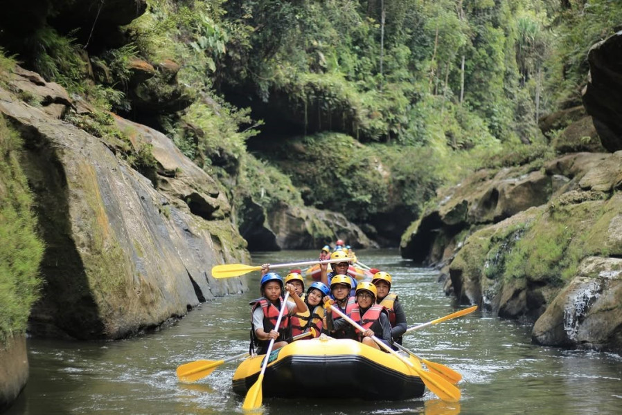 Jelajahi Keindahan Alam Sungai Kopu : Tempat Seru Buat Arung Jeram dan Camping