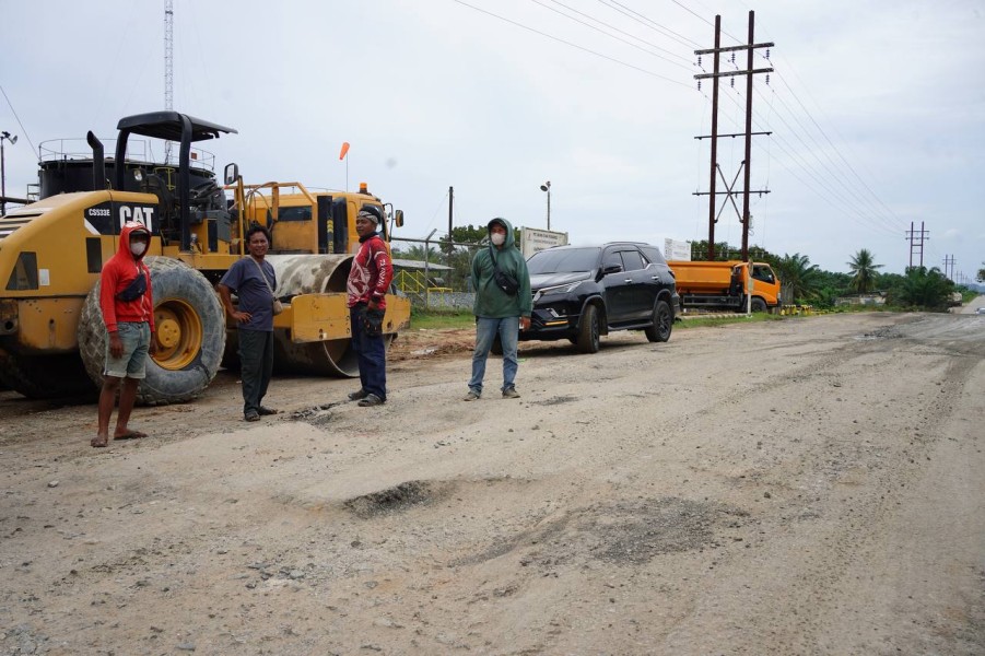 SF Hariyanto Tinjau Jalan Tapung–Talang Danto, Targetkan Bebas Lubang Jelang Lebaran