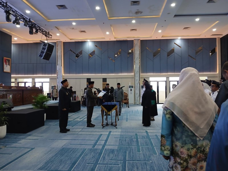 17 Lurah Baru Resmi Dilantik, Wali Kota Agung Minta Pelayanan di Kelurahan Lebih Cepat dan Responsif
