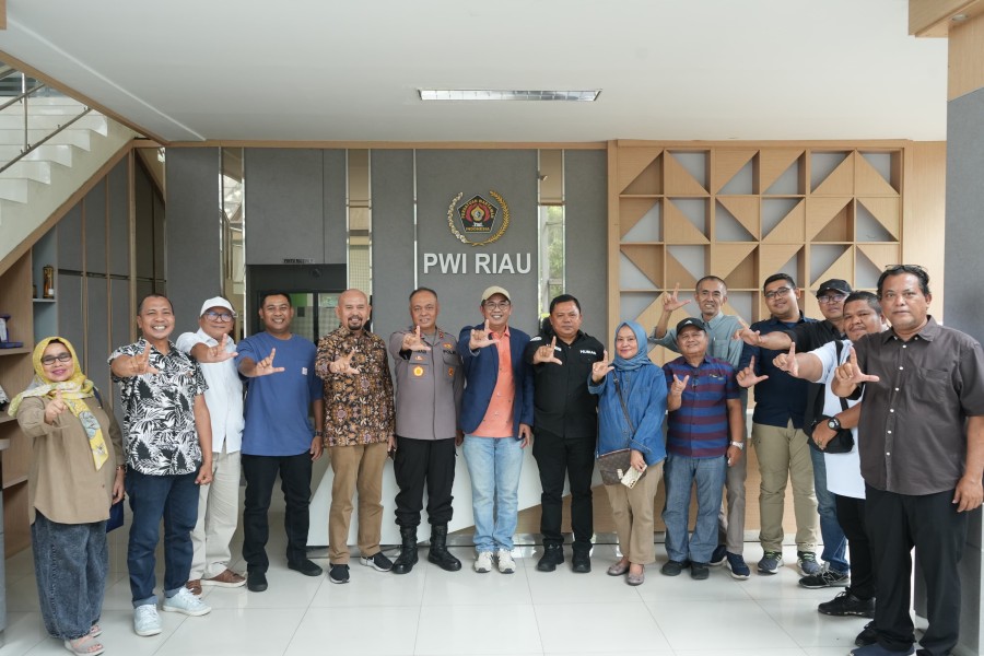 Perkuat Sinergi dengan Insan Pers, Kabid Humas Polda Riau Silaturahmi ke PWI Riau