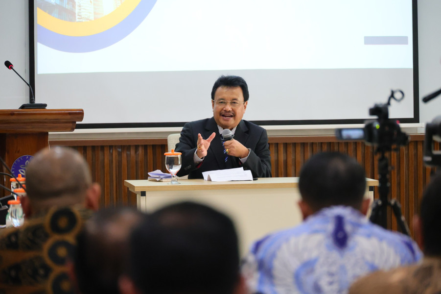 Hadiri Ujian Terbuka Program Doktoral Dirjen PPTR, Menteri AHY: Pemangku Kebijakan Harus Dekat dengan Dunia Keilmuan
