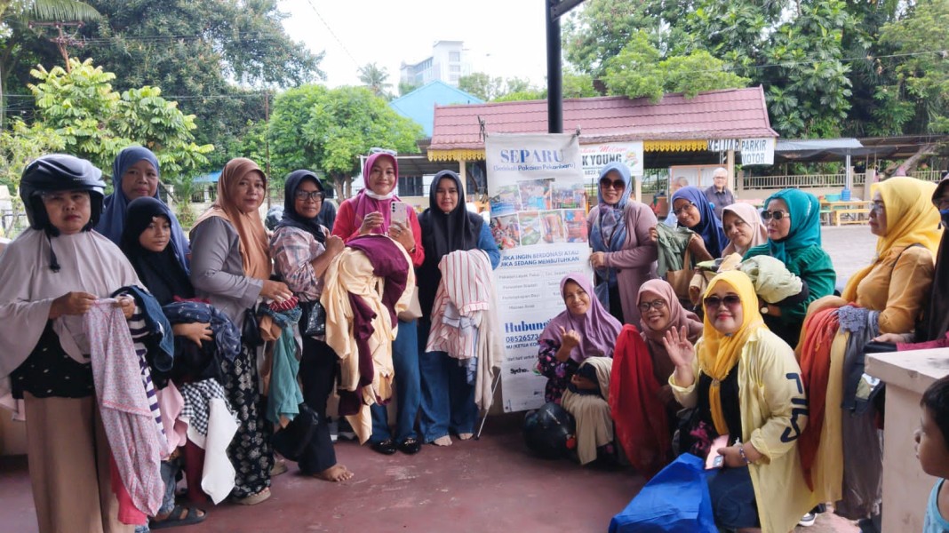 Lewat Program Komunitas SEPARU, Ribuan Baju Layak Pakai Dibagikan Gratis ke Warga