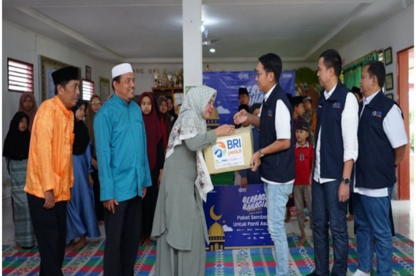 BRI RO Pekanbaru Berbagi Bahagia, Salurkan Sembako ke Panti Asuhan dan Panti Werdha