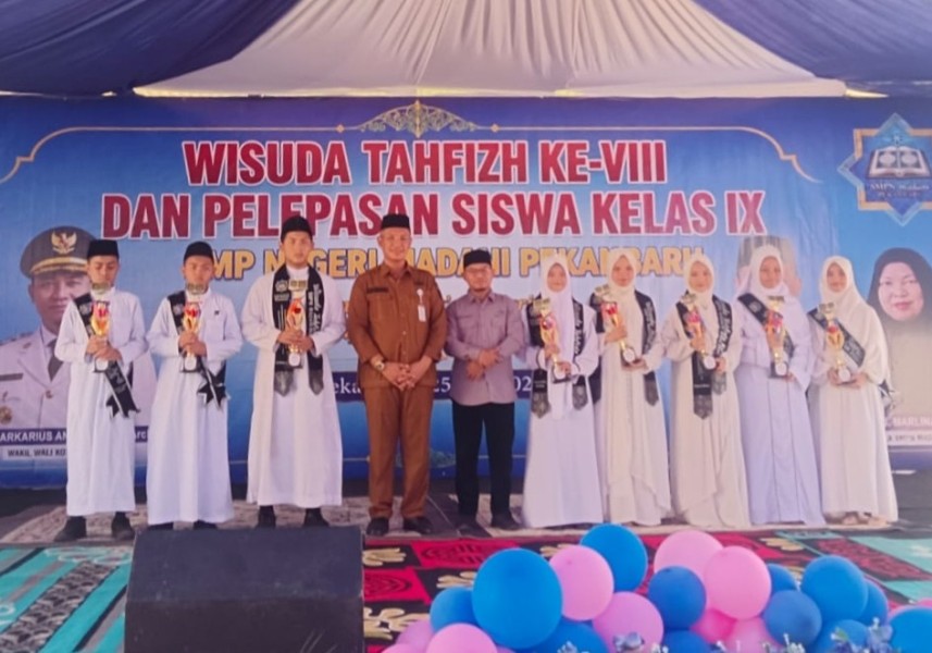 SMPN 41 Madani Pekanbaru Wisuda 115 Penghafal Alquran, Dukung Target 10 Ribu Hafiz