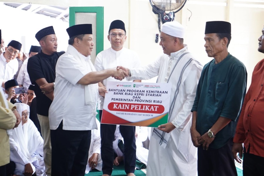 Dukung Kegiatan Rumah Suluk di Rohil, BRK Syariah Serahkan Bantuan Program Kemitraan