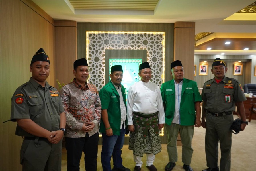 Silaturahmi dengan Gubernur Riau Jelang Penebalan Gelar Adat, Ketua PW Ansor Riau : Kami Dukung Penuh Pemimpin Riau