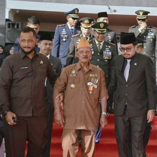 Wakil Ketua DPRD Pekanbaru Hadiri Peringatan Hari Pahlawan ke 78 di Riau