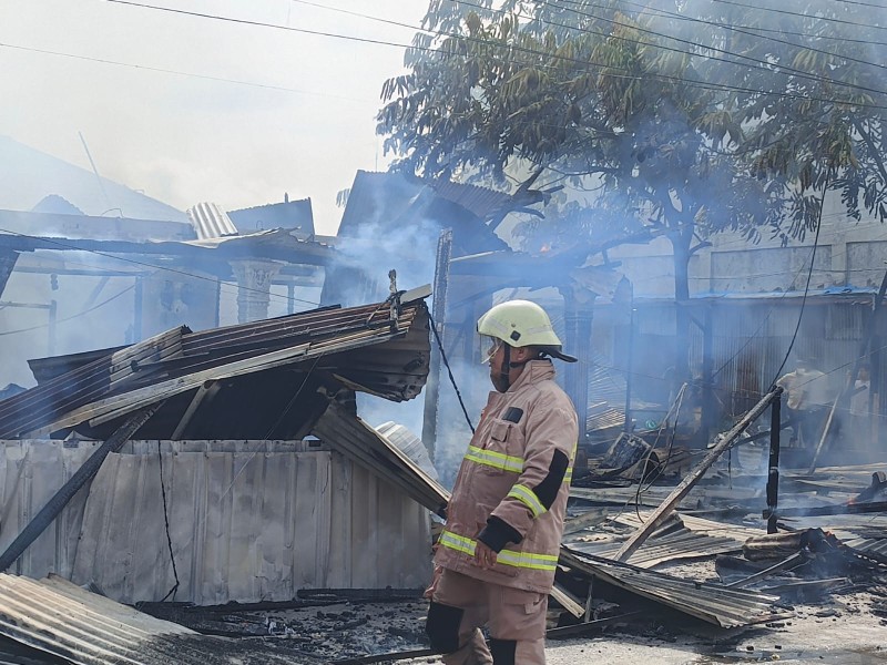 Ledakan Tabung Gas, Warung Ayam Geprek di Pekanbaru Terbakar Hebat: Satu Penghuni Tewas