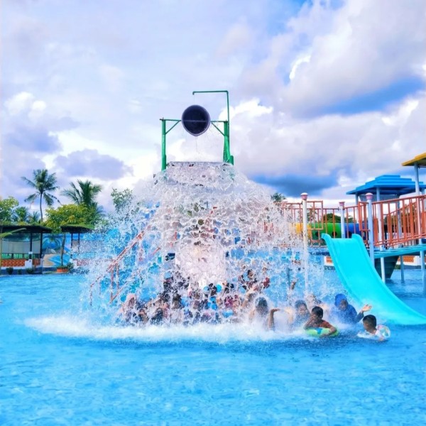 Silver Waterland Jadi Pilihan Warga, Kolam Renang Ramai Diserbu Sejak Pagi