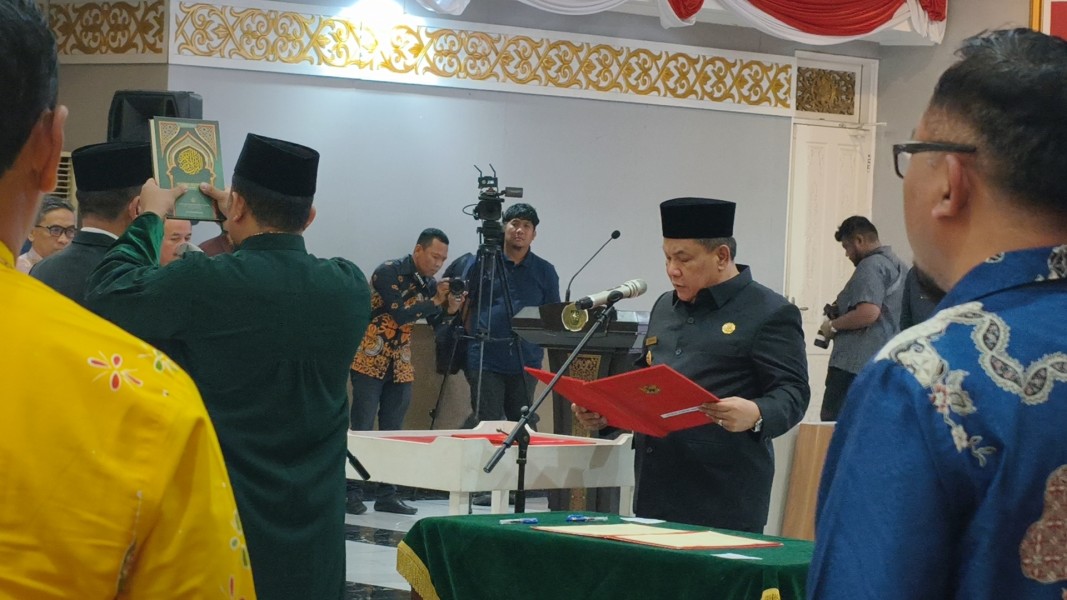SF Hariyanto Lantik Dirut RSUD Arifin Achmad dan Sekwan DPRD Riau, Tekankan Integritas dan Peningkatan Pelayanan