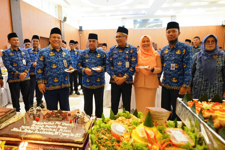 Peringatan Hari Bakti PU ke-78 di Kantor Dinas PUPR Riau Bertabur Hadiah