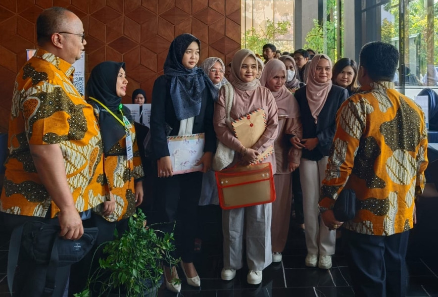 Ribuan Sarjana Lulus Setiap Tahun, Angka Pengangguran Terbuka di Riau Capai  135 Ribu Orang