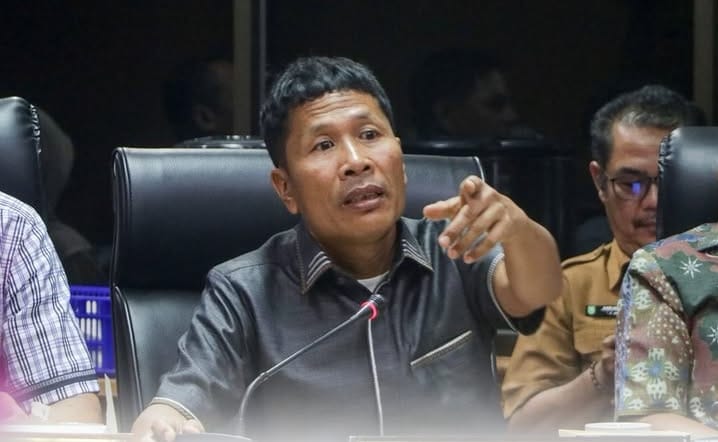 Sampaikan Permohonan Maaf, Indra Gunawan Eet Menyesali Kerusuhan yang Terjadi di DPRD Riau