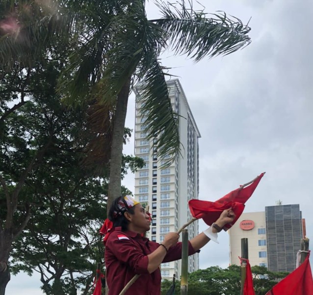 IKATAN YANG DIBESARKAN !