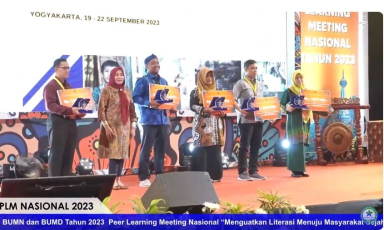 Perpustakaan Kota Pekanbaru Raih Penghargaan Terbaik untuk Inovasi Promosi Layanan Perpustakaan 2023
