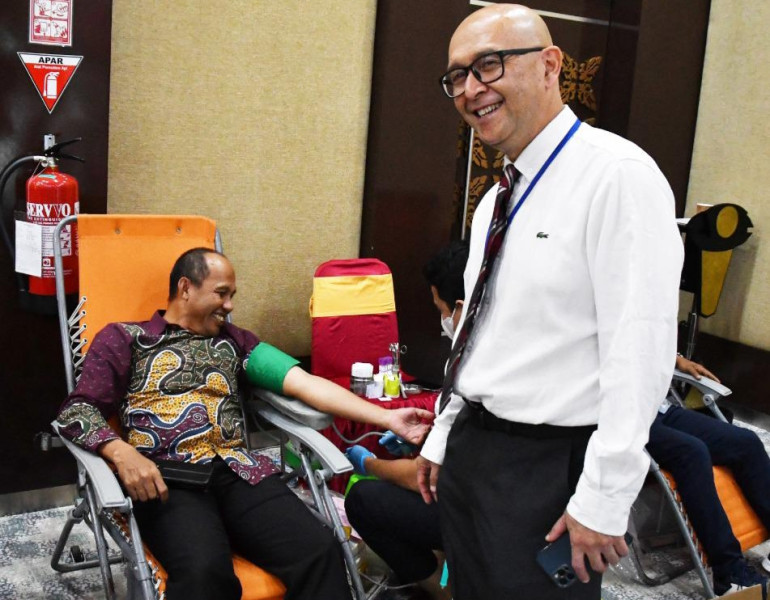 Wujud Kepedulian Kepada Masyarakat, Pegawai BRK Syariah Aktif Ikuti Kegiatan Donor Darah